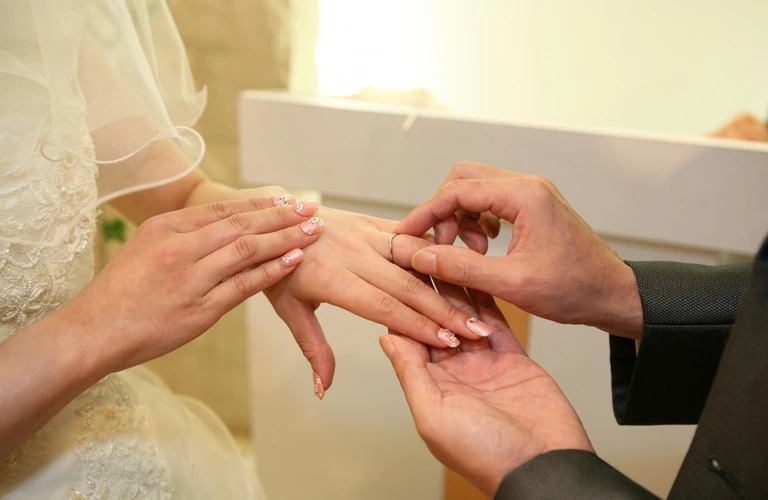 結婚相談所Cotton Roseの魅力的な料金プランで、理想の相手との出会いの第一歩を踏み出そう